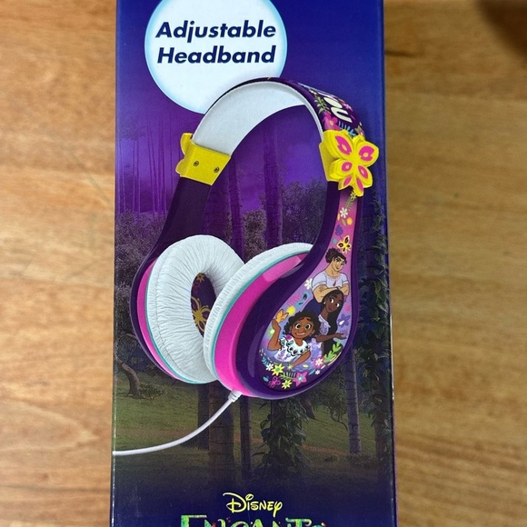 Disney Encanto Wired Headphones for Kids - Picture 5 of 7